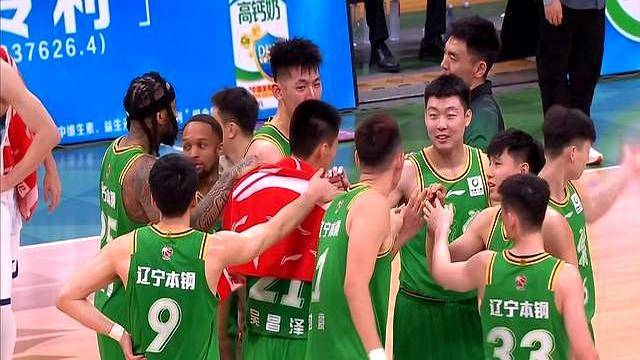 包含广厦男篮训练开放日；转会期主帅复盘引欢呼；CBA季后赛在即；团队化学反应显著的词条