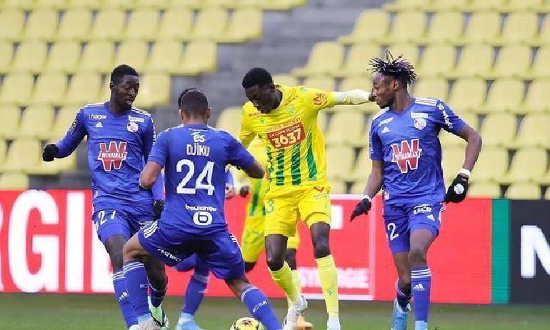 塞维利亚训练开放日，今夜防线松动引欢呼，英超在即，数据趋势出现新变化的简单介绍