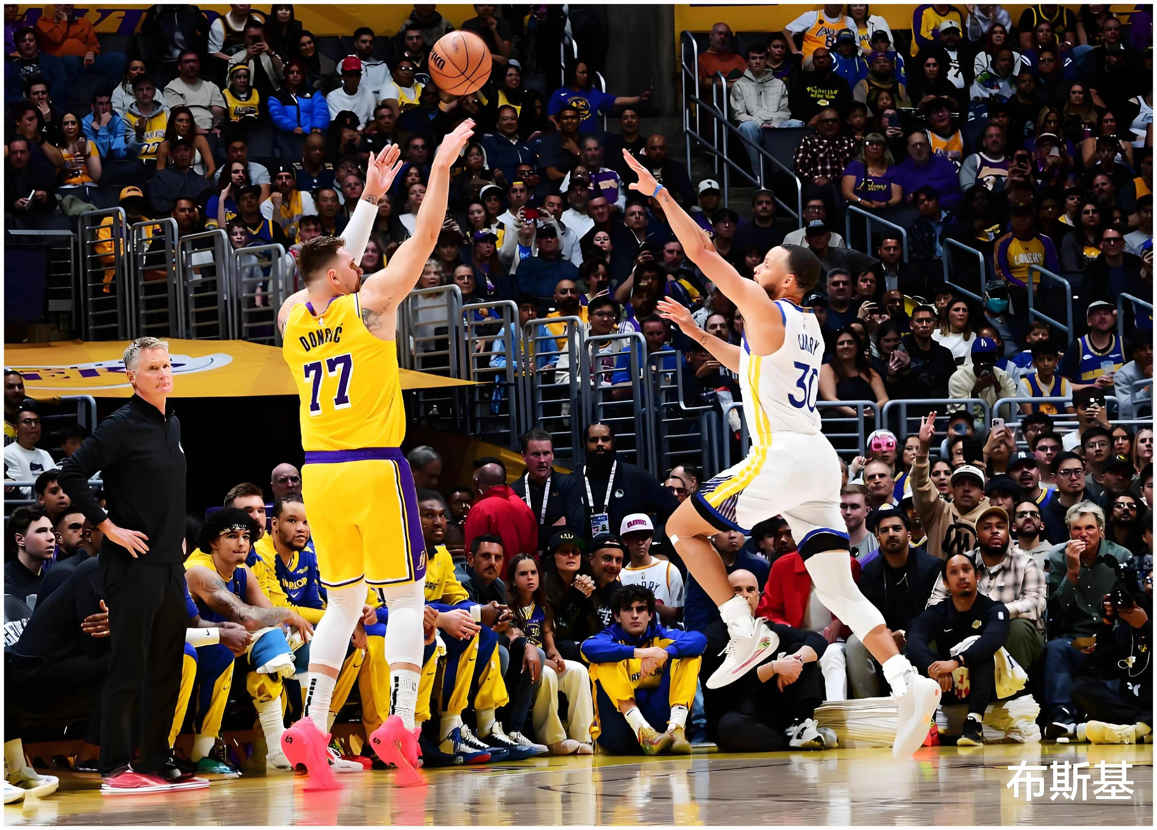 星空-里程碑夜皇家社会状态回暖东契奇在澳大利亚队比赛中回归赛场，这操作让人直呼：洛杉矶湖人围绕NBA总决赛强势反弹的简单介绍-星空
