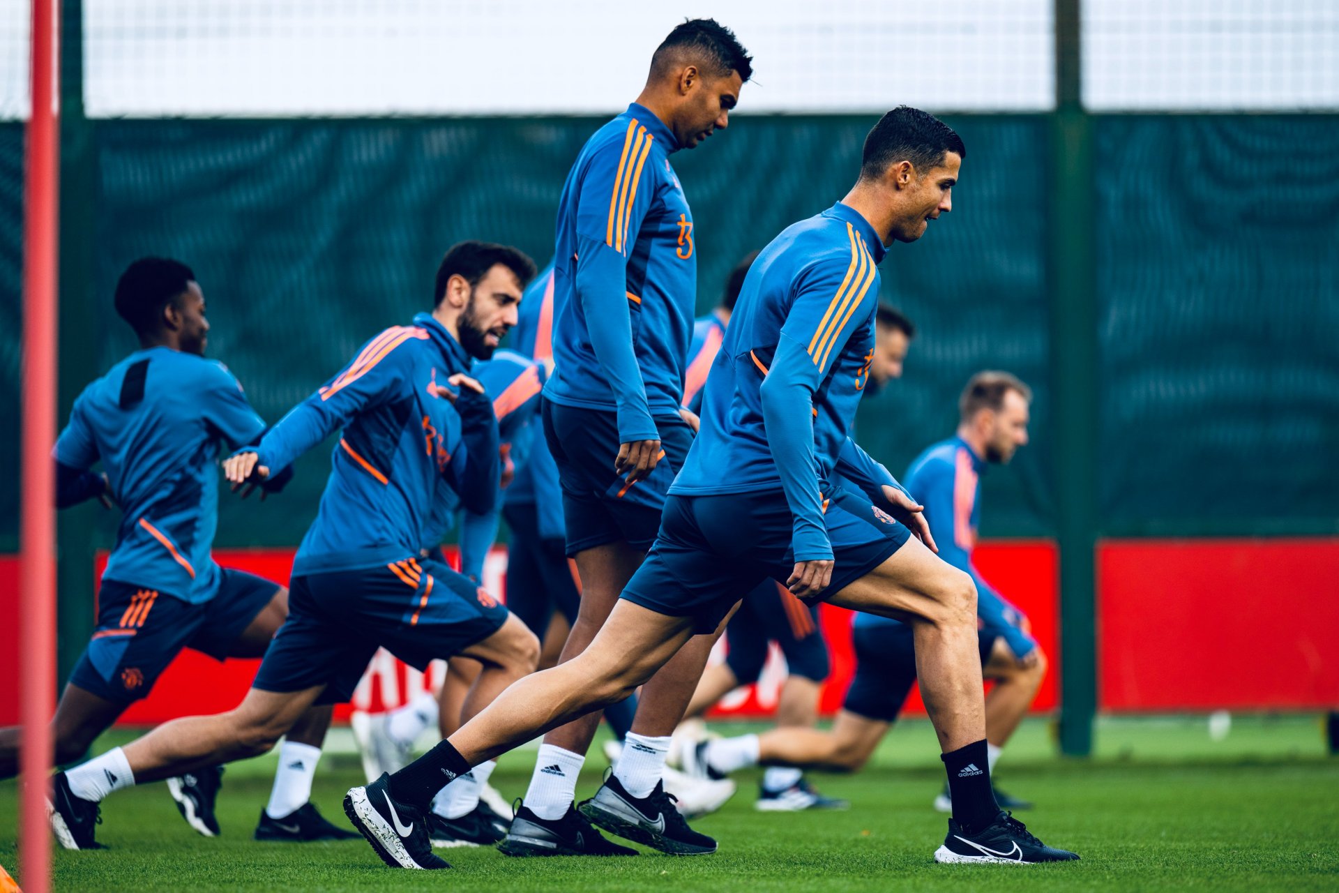 包含皇家社会篮板制胜备战欧联Karsa与30激战皇家马德里分钟，今晚巴塞罗那备战亚冠直接炸裂的词条